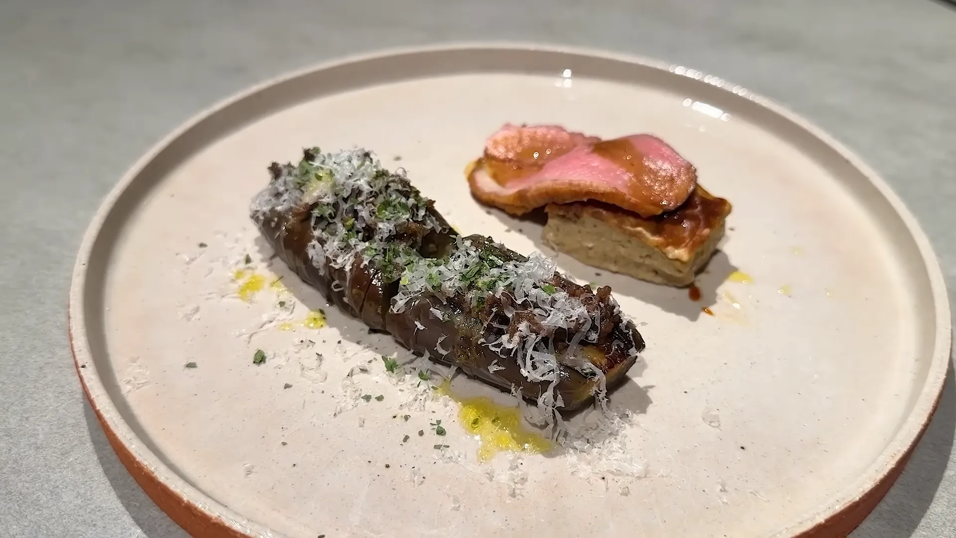 鹿肉のナスボロネーゼと鴨肉ポルチーニ